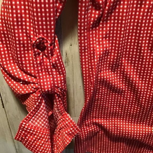 Blouse pretty red with white polkadot by R & B. Size medium ￼ - Picture 2 of 4